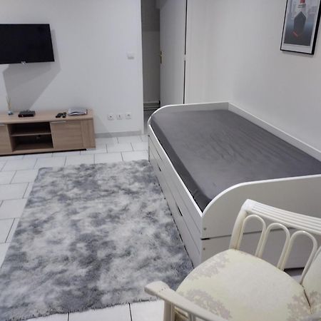 Studio Charmant Canape Lit Netflix Prime Video Wifi Dazn Le Havre Bagian luar foto
