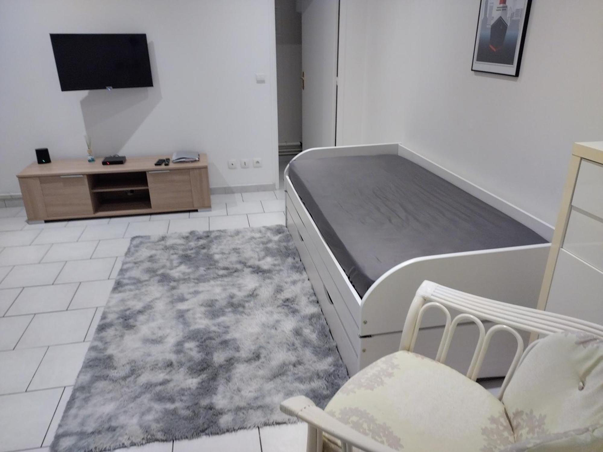 Studio Charmant Canape Lit Netflix Prime Video Wifi Dazn Le Havre Bagian luar foto